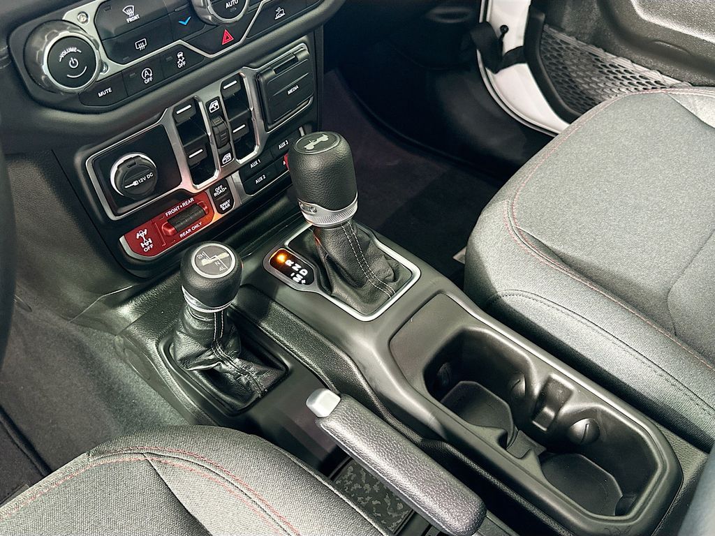 2025 Jeep Wrangler Rubicon 16