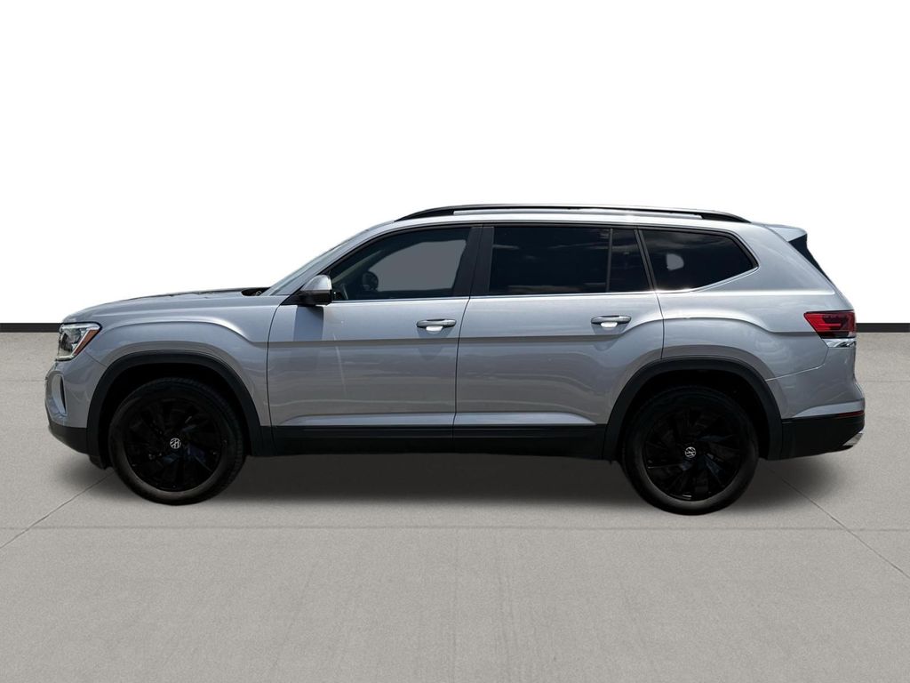 2024 Volkswagen Atlas 2.0T SE w/Technology  at Toyota of Victoria