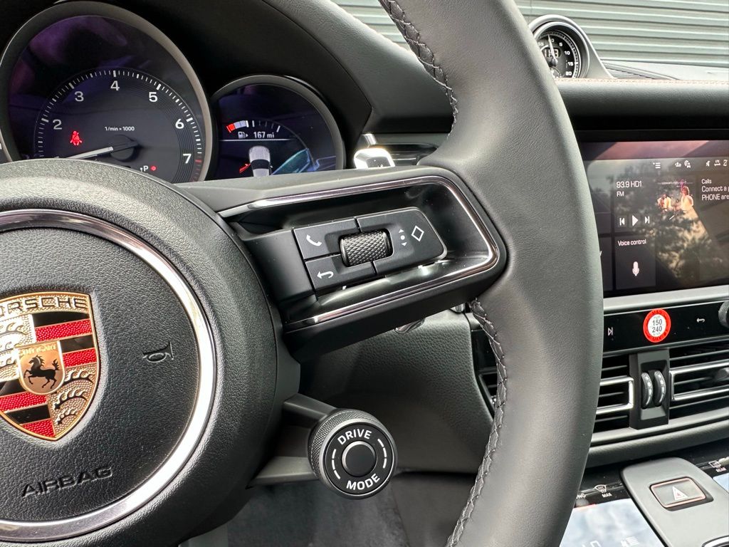 Thumbnail: 2025 Porsche Macan - 18