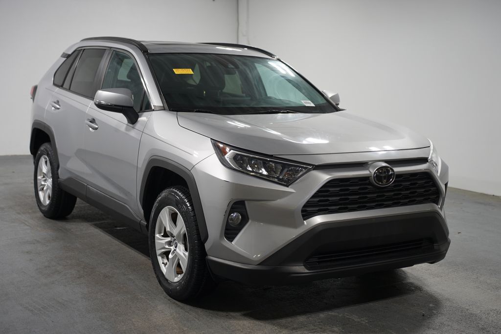 2019 Toyota RAV4 XLE 3