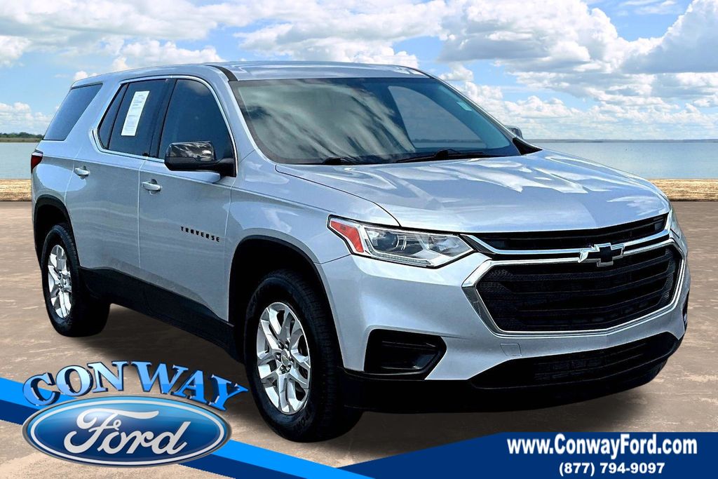 Silver Ice Metallic 2021 Chevrolet Traverse SUV / Crossover Front-Wheel Drive 9-Speed Automatic
