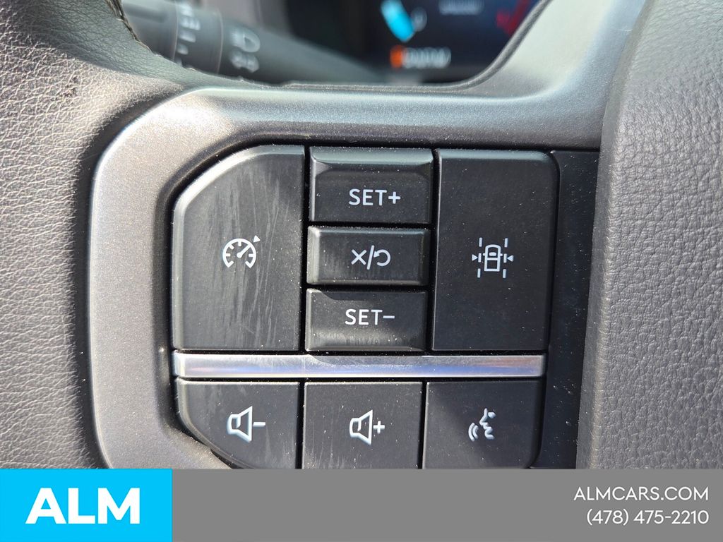 Used 2025 Black Ford XLT image 26