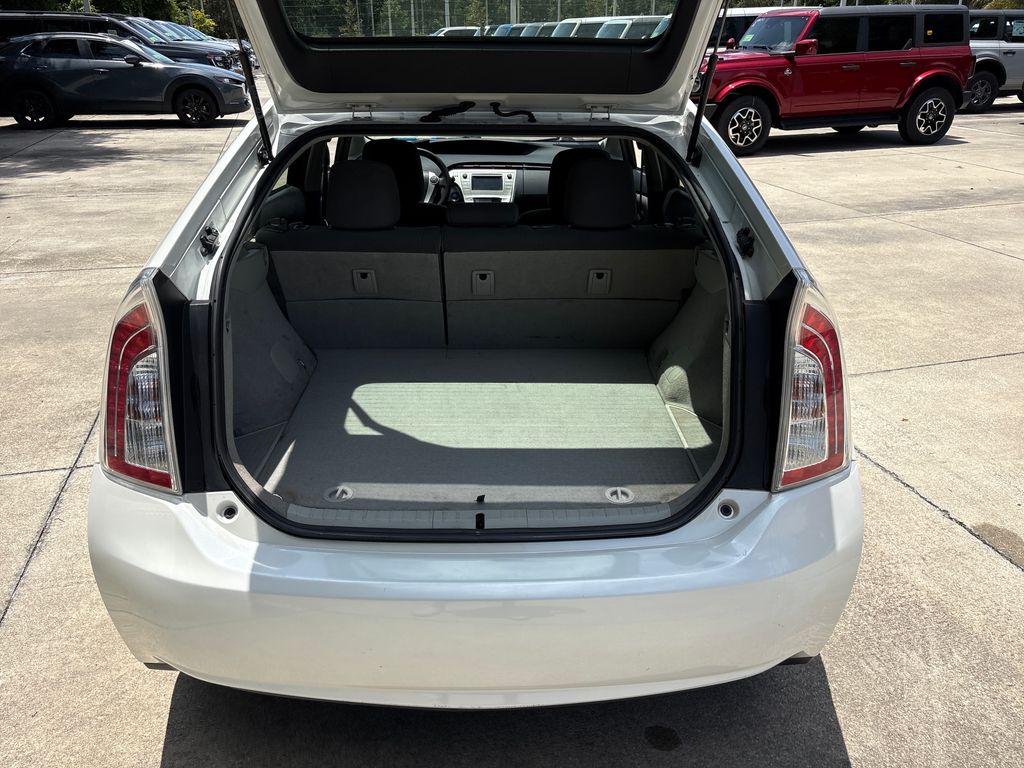Used 2014 White Toyota Two image 29