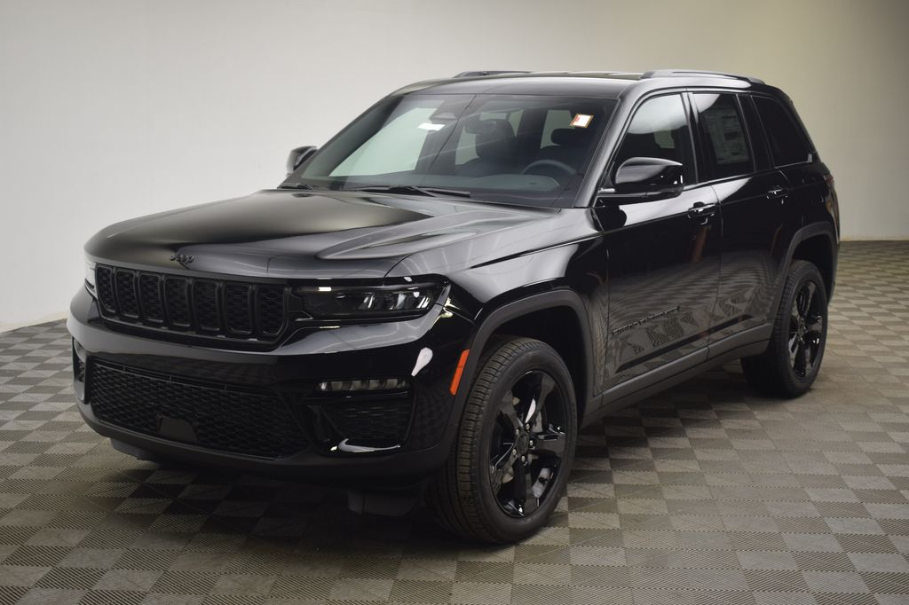 new 2025 Jeep Grand Cherokee car, priced at $44,577