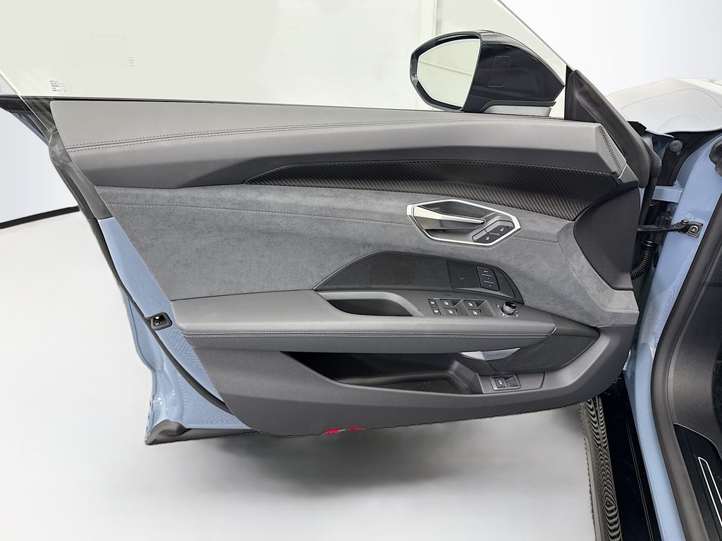 Thumbnail: 2026 Audi e-tron GT - 23