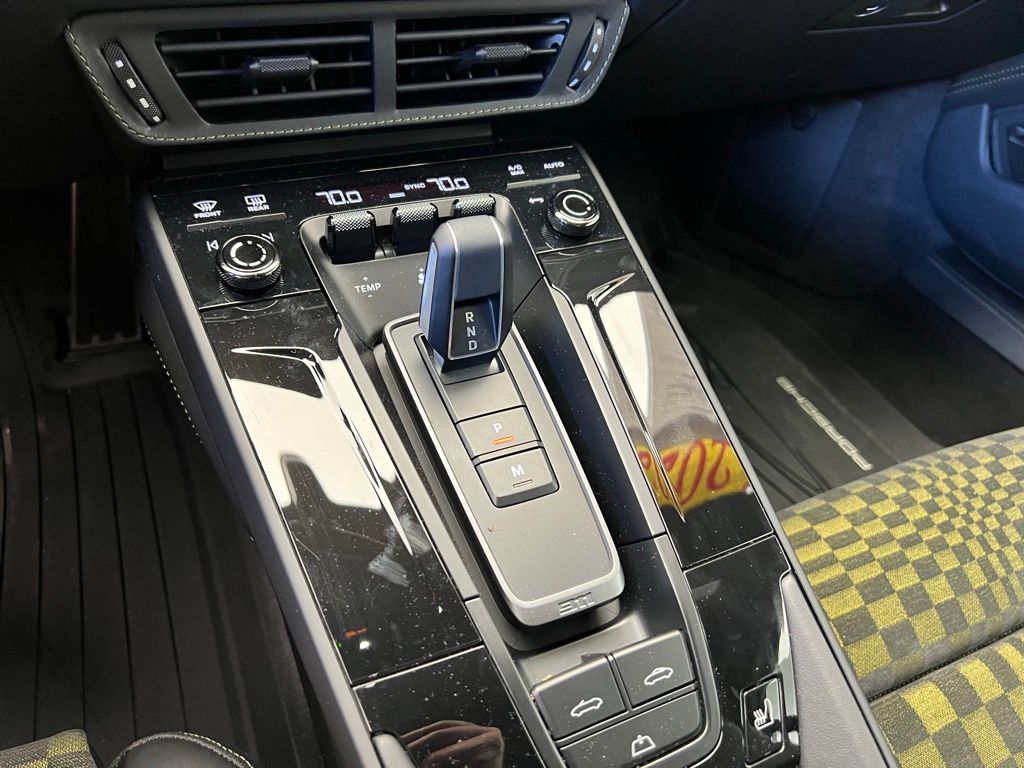 Thumbnail: 2026 Porsche 911 - 12