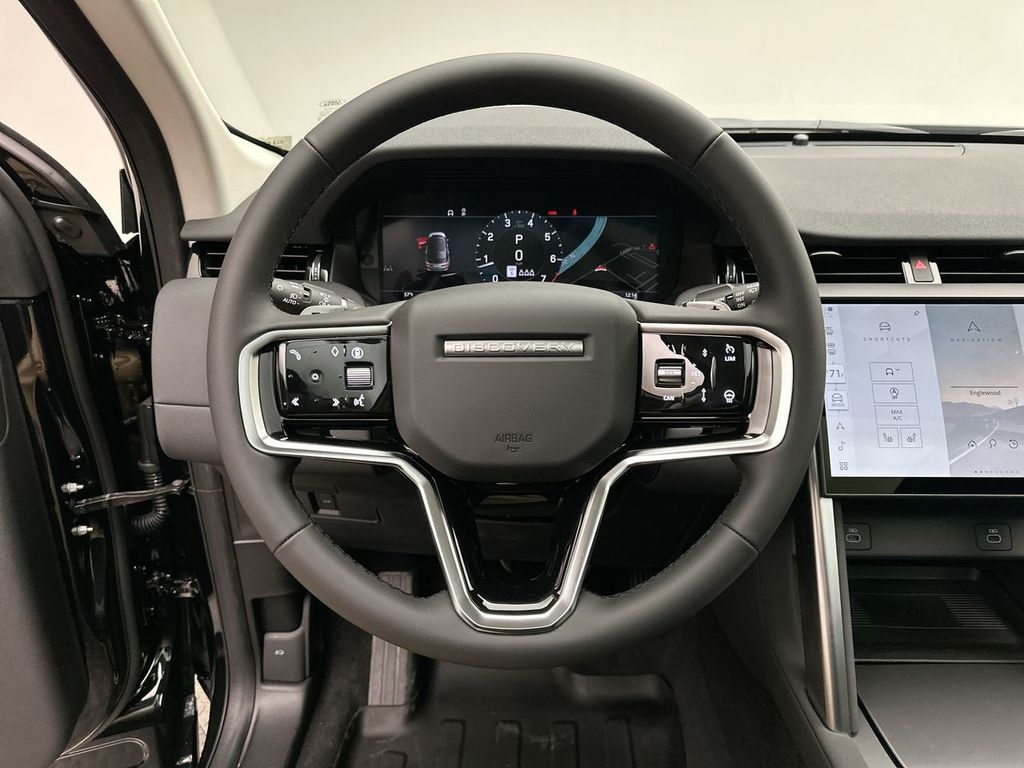 Thumbnail: 2025 Land Rover Discovery Sport - 14