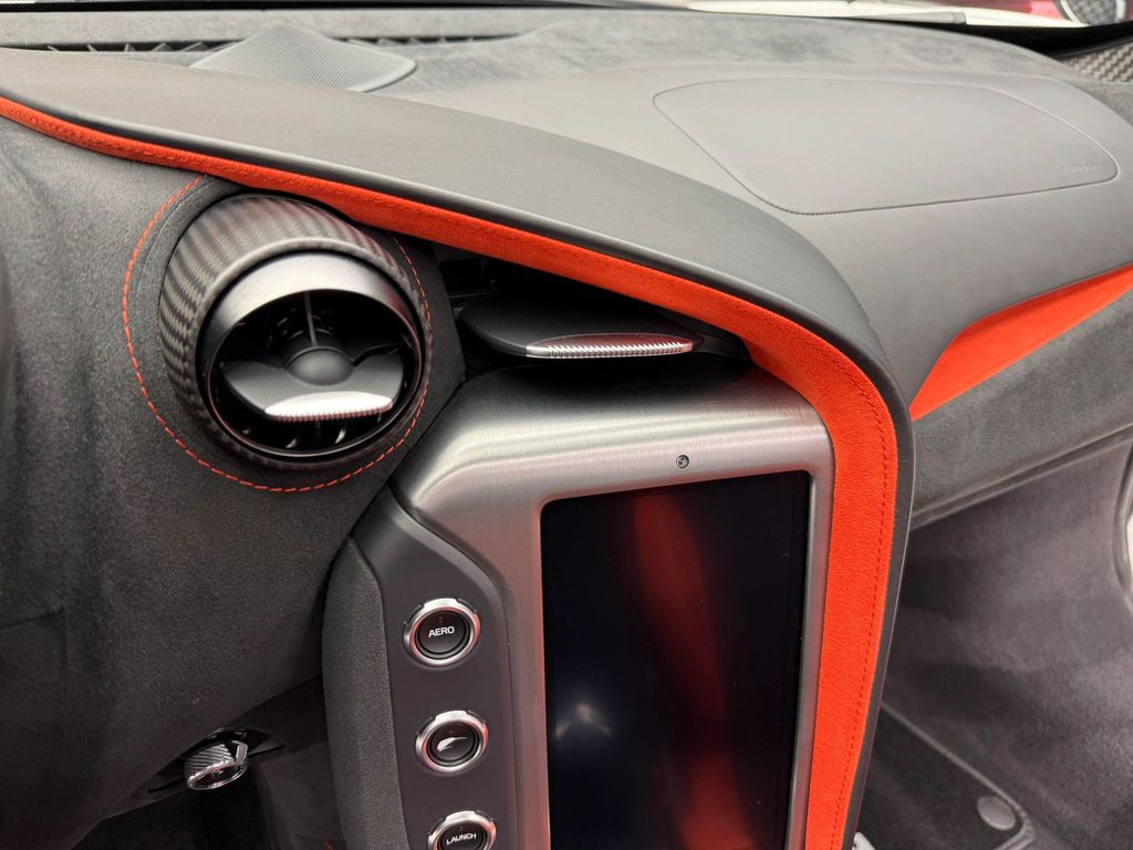2024 McLaren 750S
