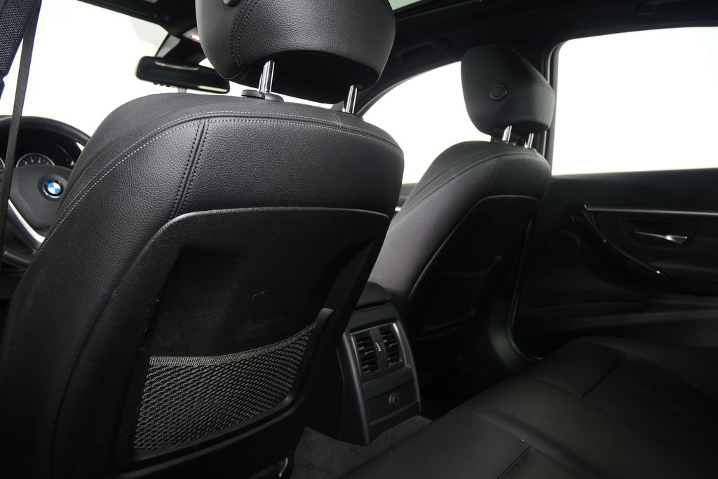 Thumbnail: 2016 BMW 3 Series - 17