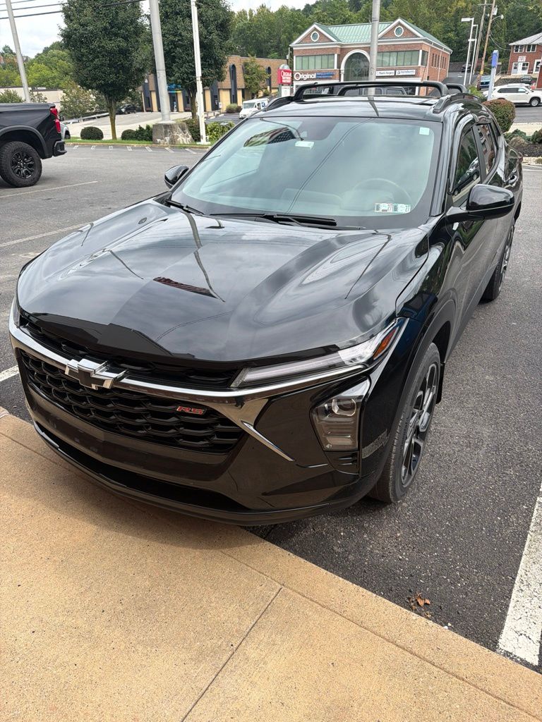 2025 Chevrolet Trax 2RS Black at Klick Lewis Buick Chevrolet