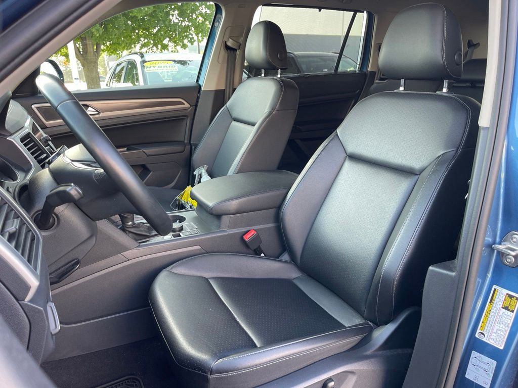 Used 2019 Pacific Blue Metallic Volkswagen 3.6L V6 SE image 12