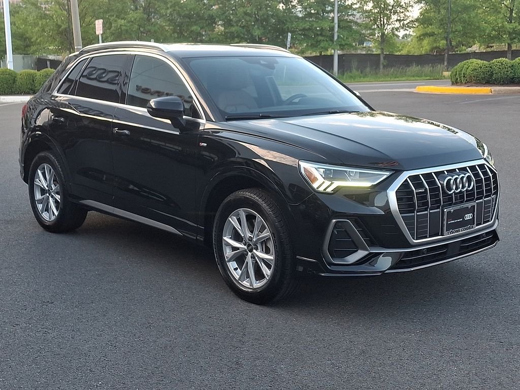 Thumbnail: 2023 Audi Q3 - 3