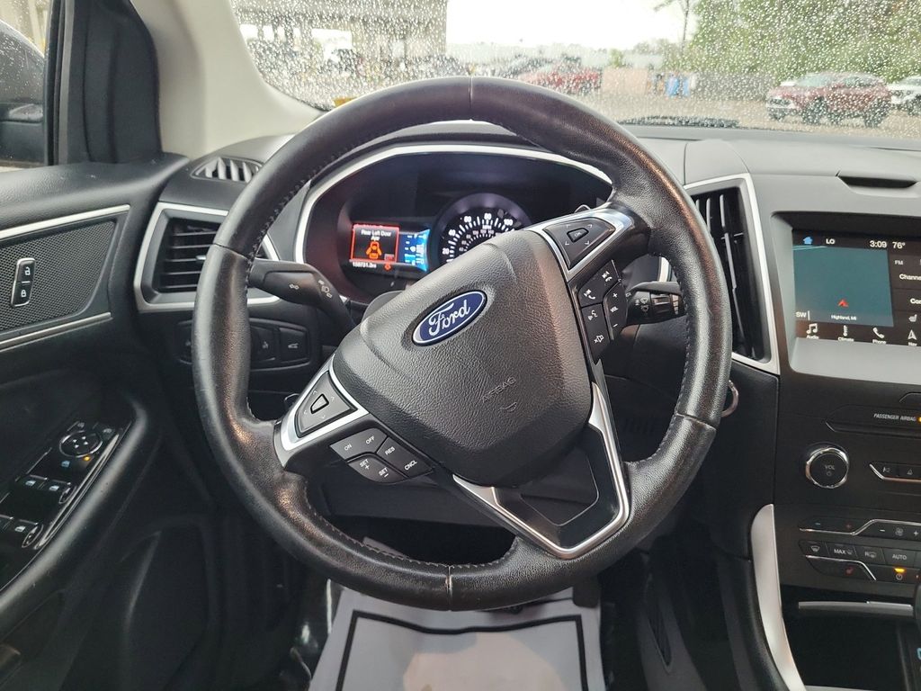 2018 Ford Edge SEL 11