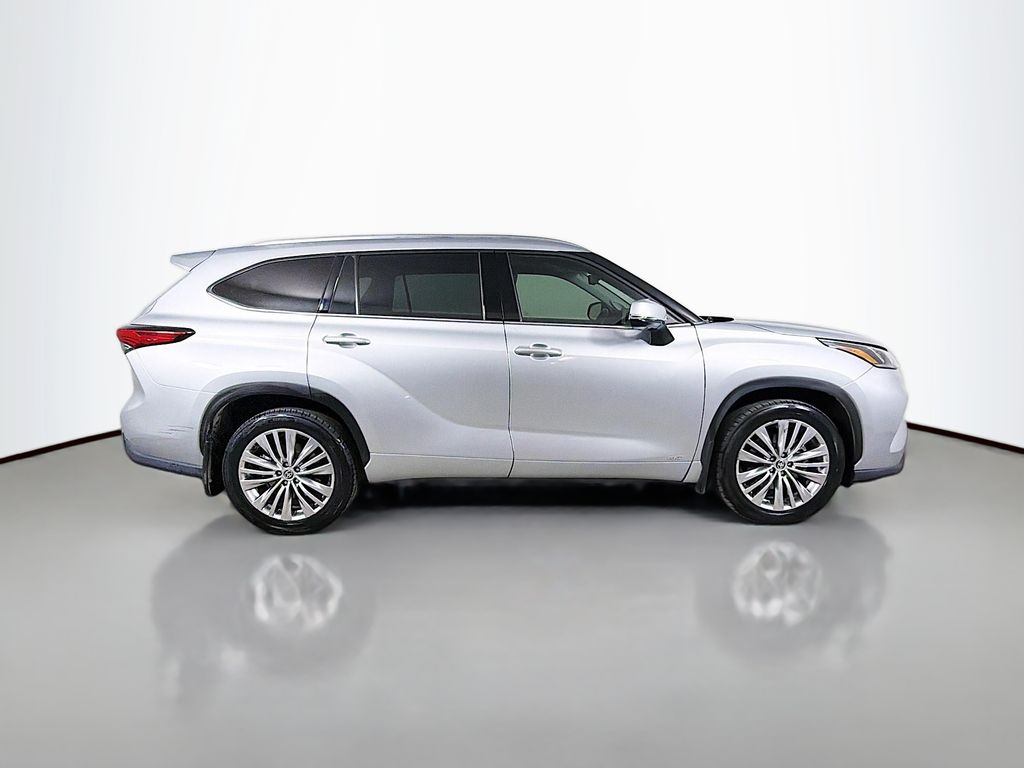 Used 2022 Toyota Highlander Hybrid SUV