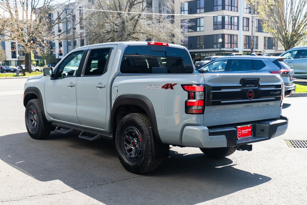 View vehicle photo 4