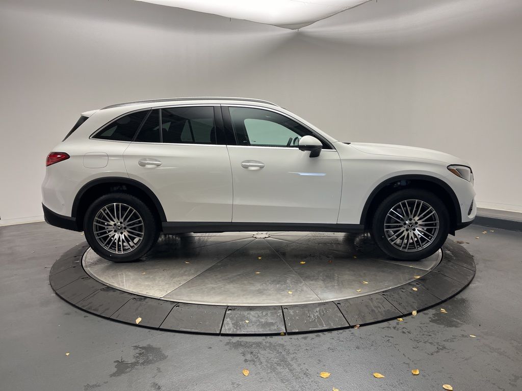 Thumbnail: 2026 Mercedes-Benz GLC - 8