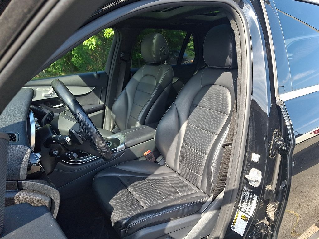 Thumbnail: 2019 Mercedes-Benz GLC - 13
