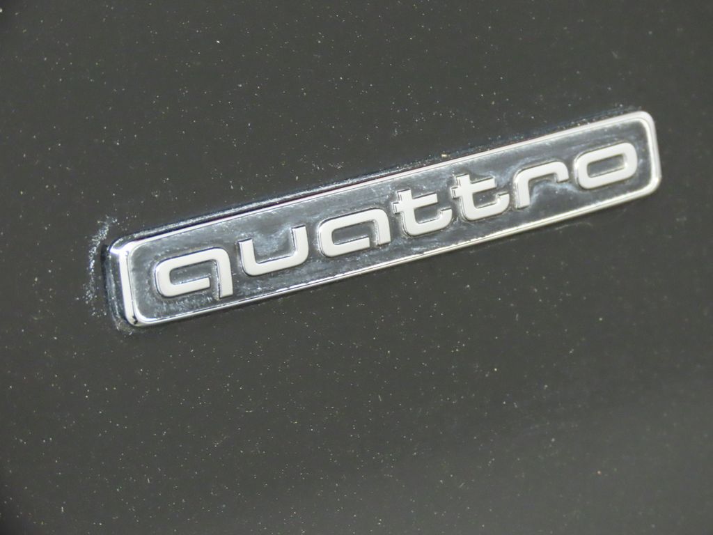 Thumbnail: 2022 Audi Q7 - 10