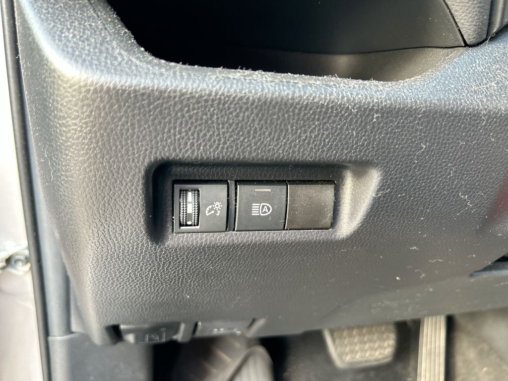Thumbnail: 2021 Toyota RAV4 - 13