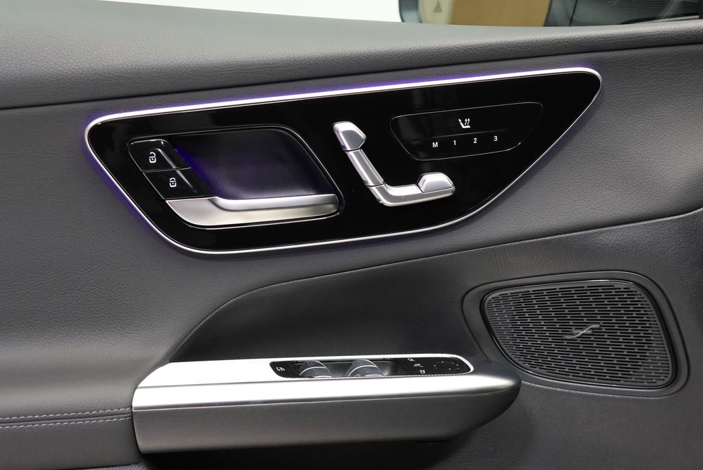 Thumbnail: 2026 Mercedes-Benz GLC - 32