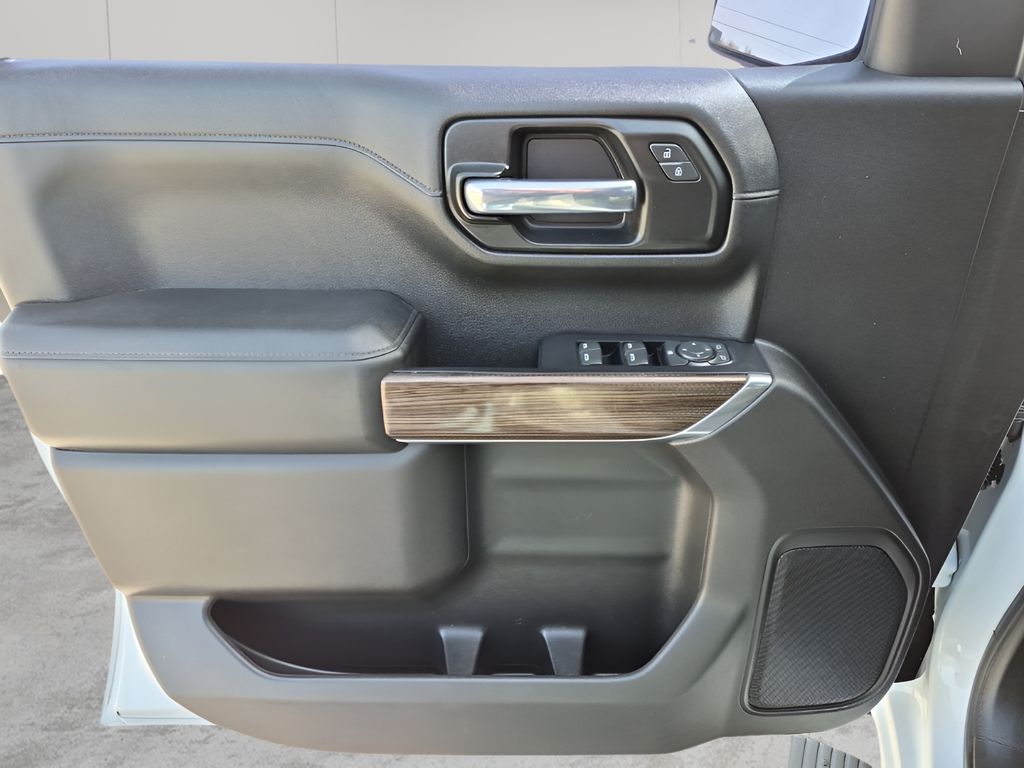 Used 2020 White Chevrolet LT image 26