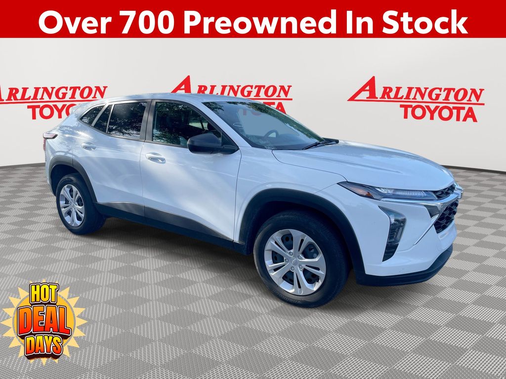 2025 Chevrolet Trax LS's photo