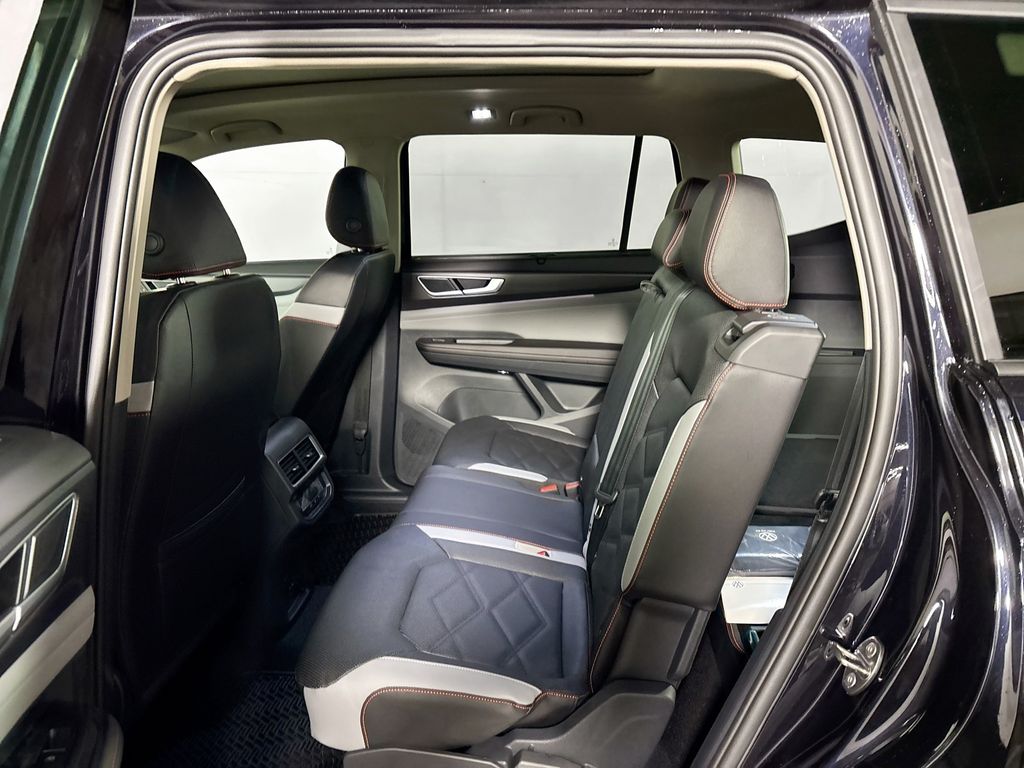 2026 Volkswagen Atlas 2.0T Peak Edition