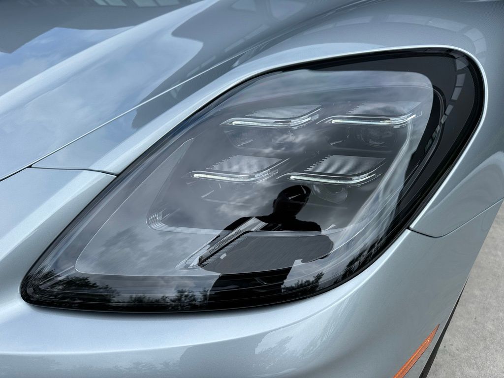 Thumbnail: 2025 Porsche Panamera - 13