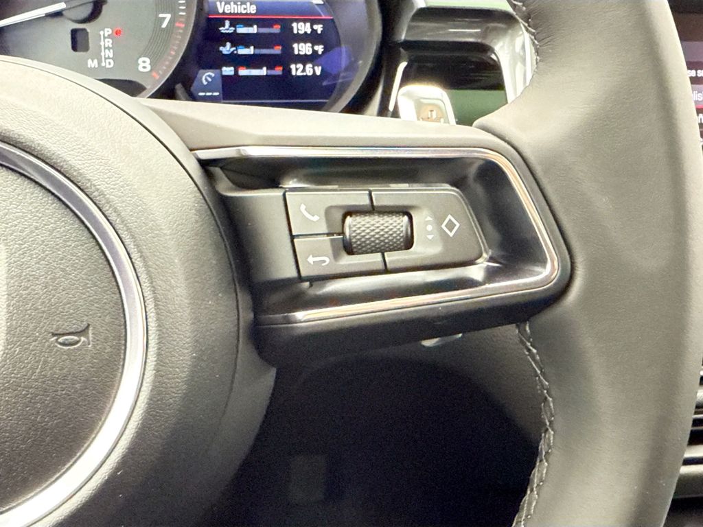 Thumbnail: 2026 Porsche Macan - 15