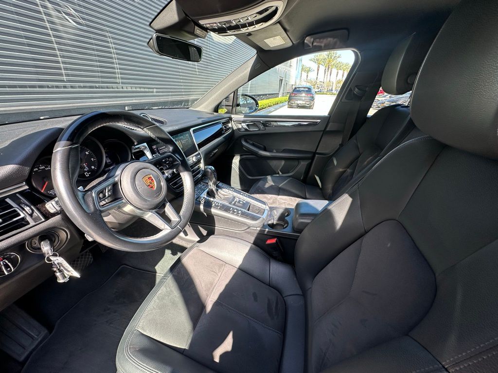 Thumbnail: 2021 Porsche Macan - 4