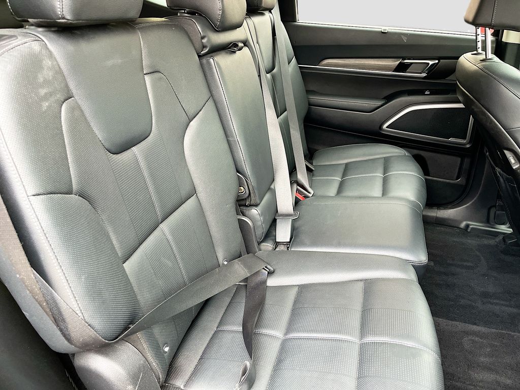 Used 2022 Black Kia EX image 30
