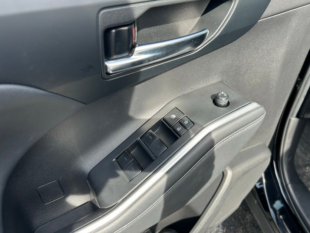 2022 Toyota Highlander XLE 29