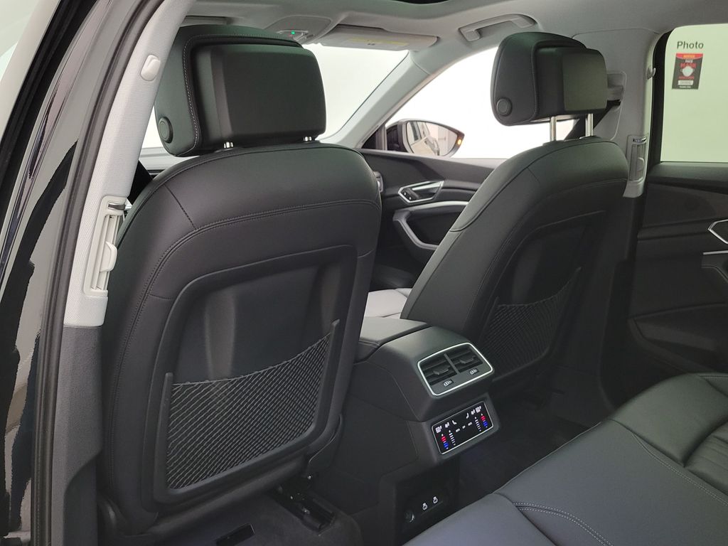 Thumbnail: 2023 Audi e-tron - 24