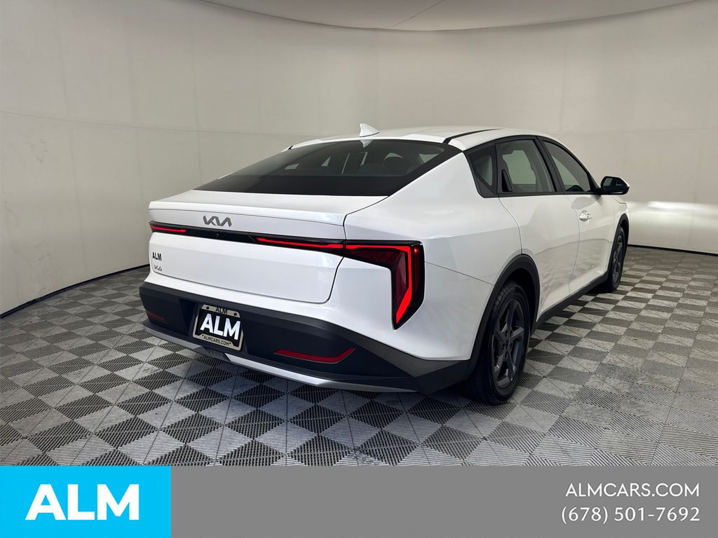 Used 2025 White Kia LXS image 6