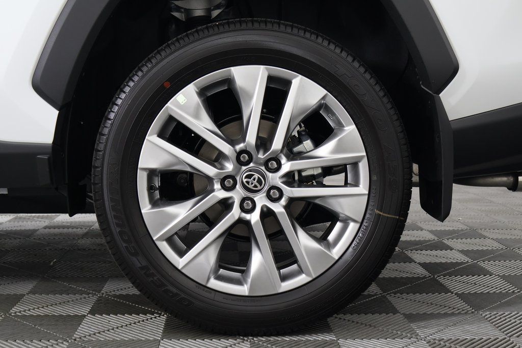 Thumbnail: 2025 Toyota RAV4 - 16