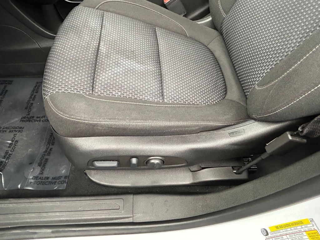 Used 2022 Summit White GMC SLE image 14