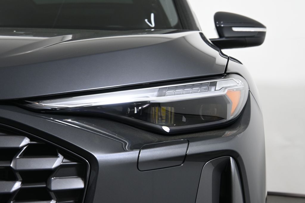 Thumbnail: 2025 Audi Q5 - 10