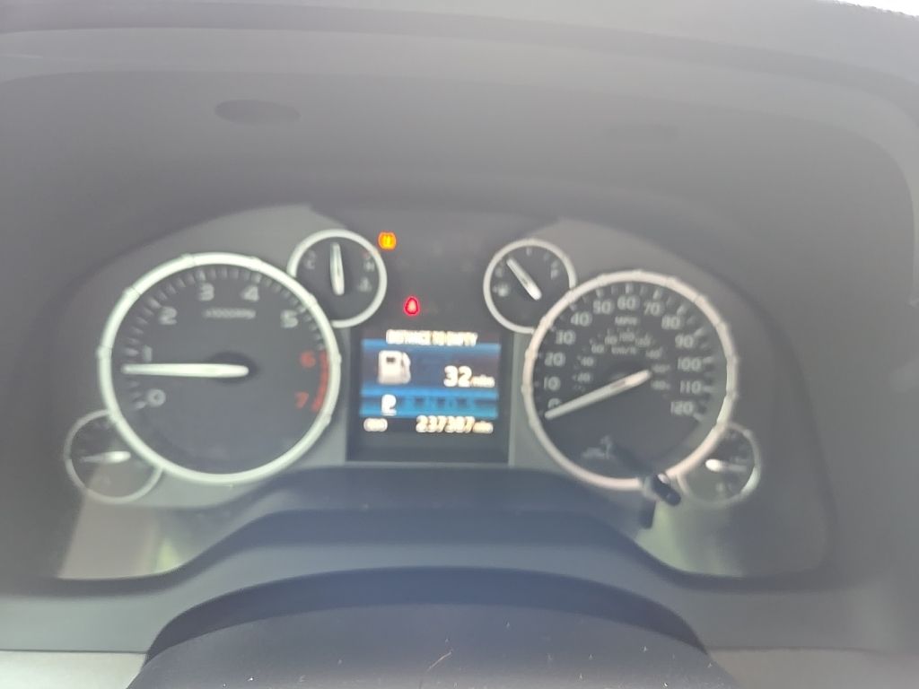 Thumbnail: 2014 Toyota Tundra - 31