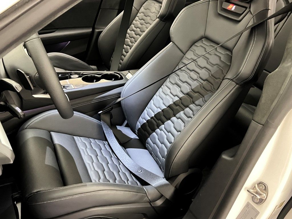 Thumbnail: 2026 Audi e-tron GT - 19