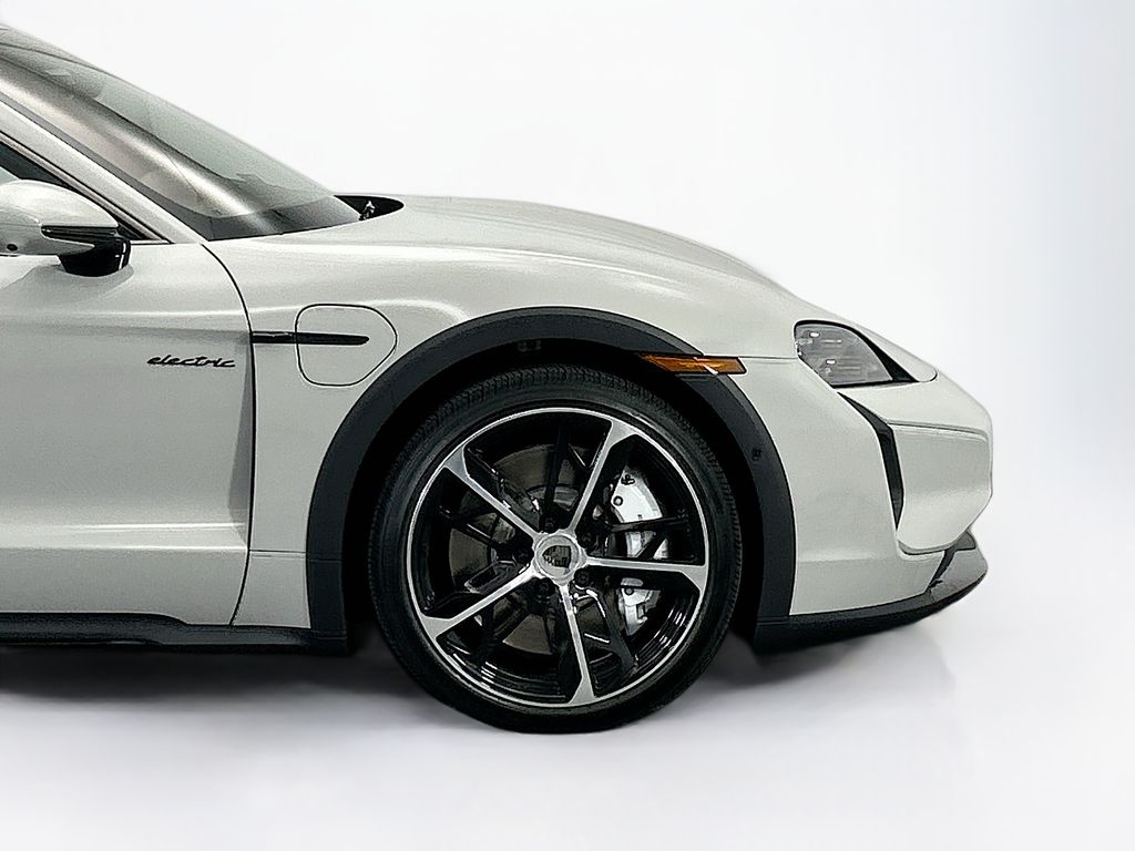 Thumbnail: 2026 Porsche Taycan - 11