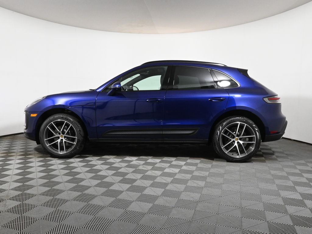 Thumbnail: 2025 Porsche Macan - 2