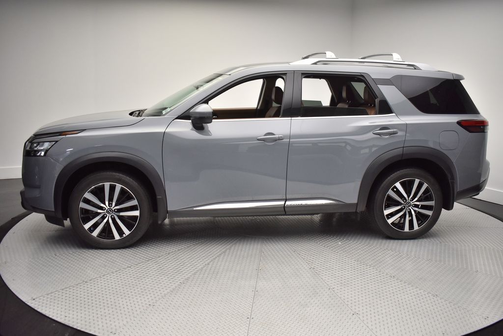 Thumbnail: 2023 Nissan Pathfinder - 8