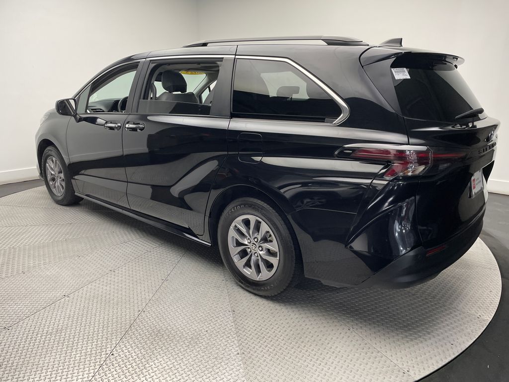 2023 Toyota Sienna XLE 7