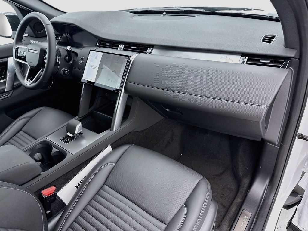 Thumbnail: 2026 Land Rover Discovery Sport - 16