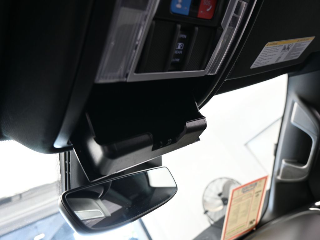 Used 2025 Diamond Black Crystal Pearlcoat Ram Big Horn/Lone Star image 33