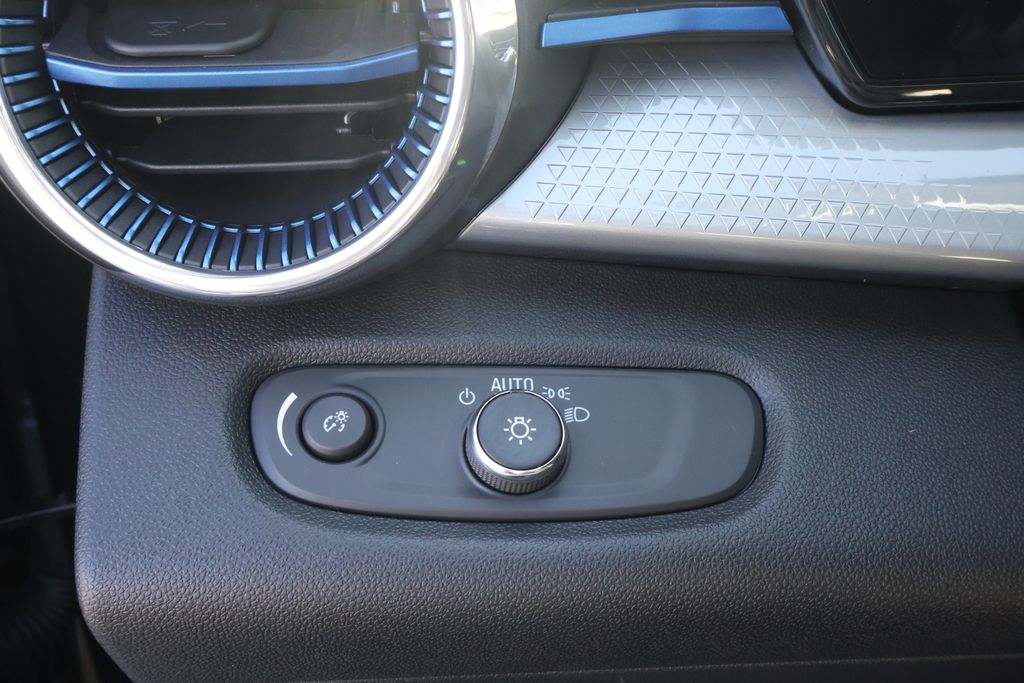 Thumbnail: 2026 Chevrolet Trax - 20