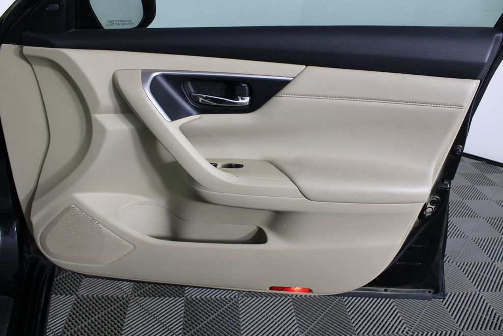 Used 2016 Nissan Altima for sale in 