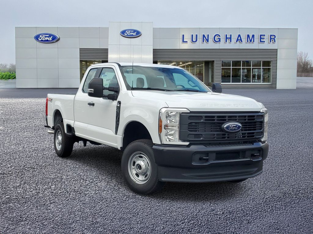 Oxford White 2026 Ford F-250 Super Duty Pickup Truck Four-Wheel Drive Automatic