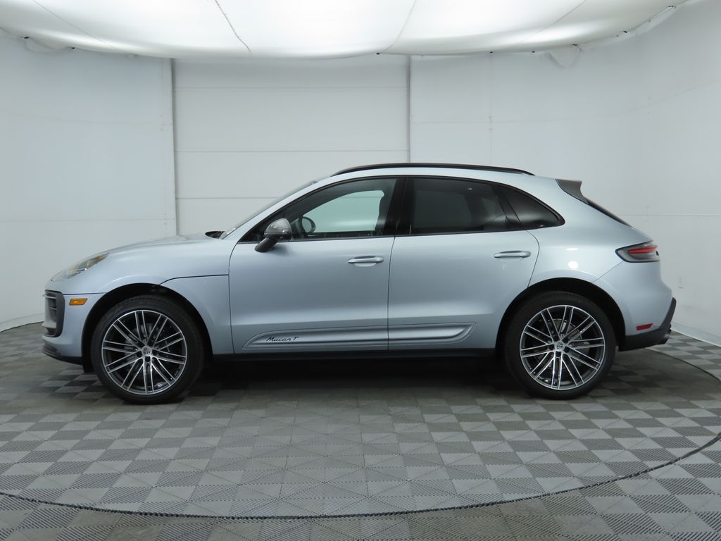 Thumbnail: 2025 Porsche Macan - 2