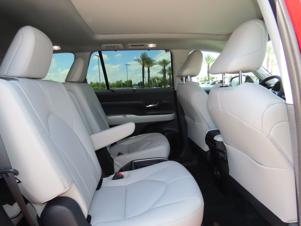 2025 Toyota Grand Highlander Limited 21